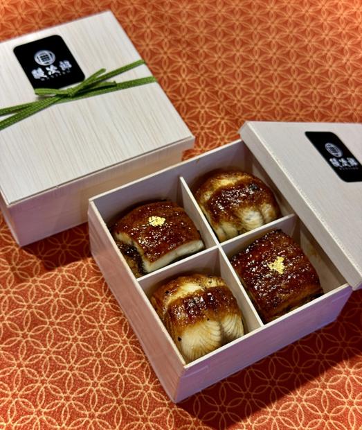 一口鰻おむすび4個入り 黒白